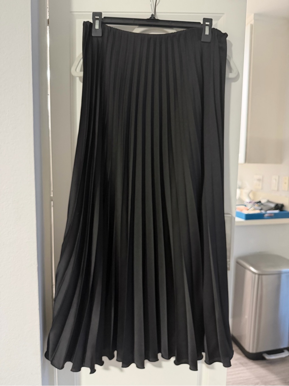 Zara Black Pleated Midi Skirt - M